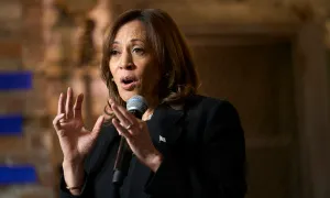 Bà Harris 'nóng nảy' trong lần đầu phỏng vấn với Fox News